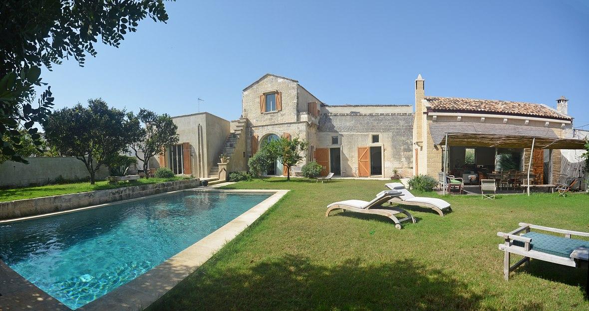 Garden swimming pool